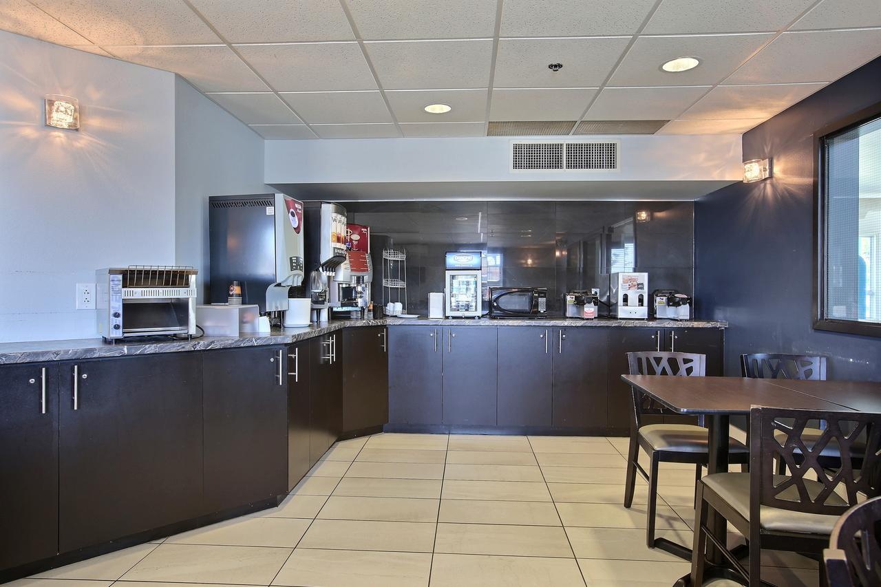 Super 8 By Wyndham Lachenaie/Terrebonne Luaran gambar